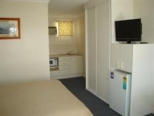 Holiday Motor Motel